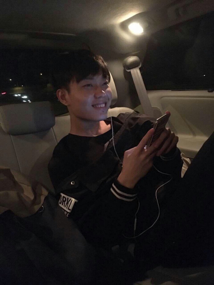 korol 童扬这个人也太甜了吧