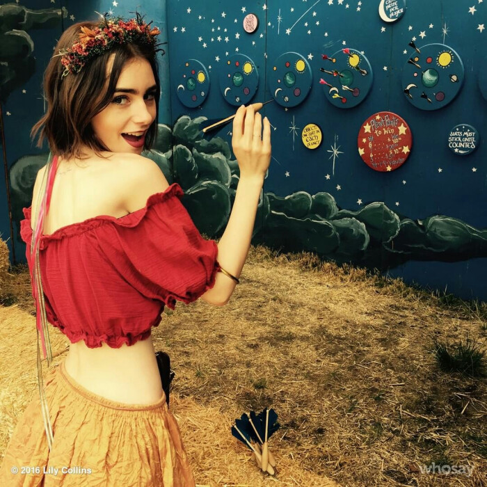 欧美女星~欧美风~美丽的莉莉柯林斯lily collins(爱你,罗茜)女主