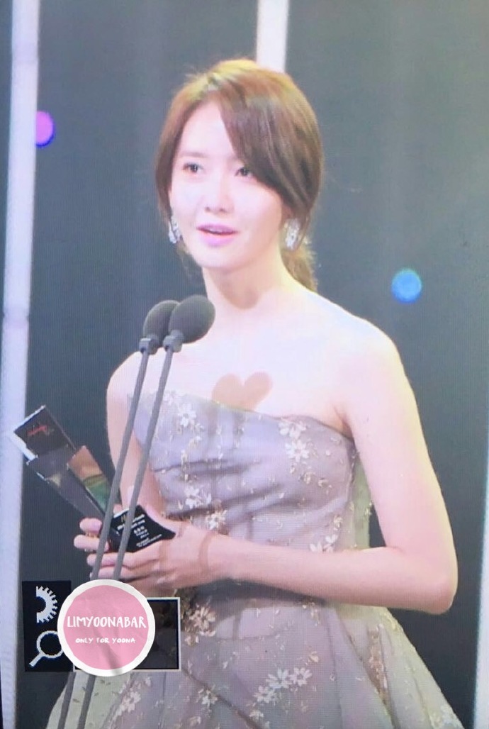 林允儿(yoona),1990年5月30日出生于首尔,韩国女歌手,演员,女子演唱