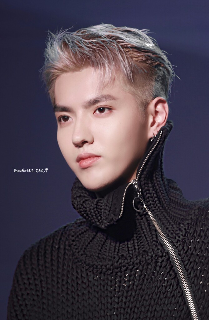 吴亦凡 kris exo 花美男 偶像 明星 帅哥 小鲜肉 锁屏 人物 杂志 屏保