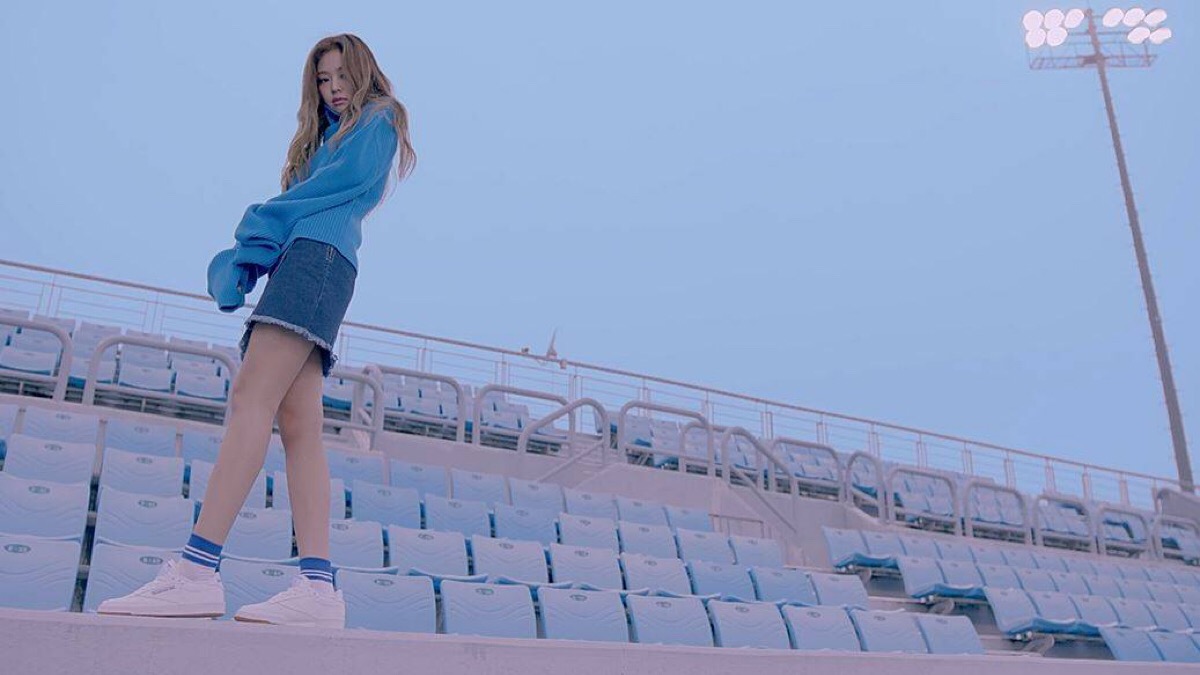 blackpink reebok club c宣传图jennie