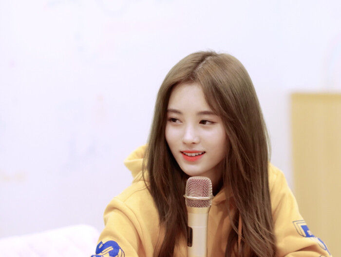 鞠婧祎,1994年6月18日出生于中国四川遂宁…