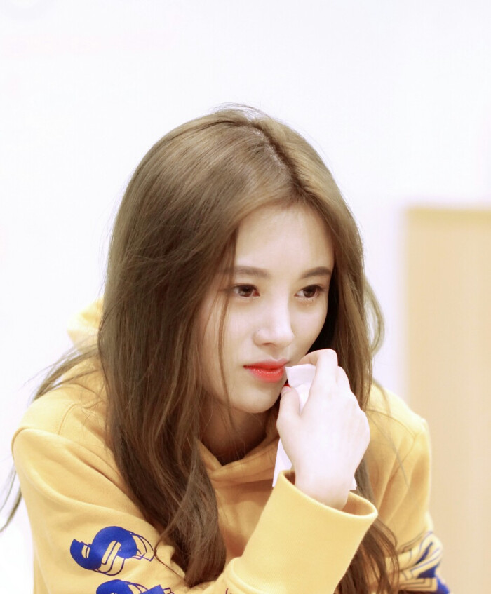 鞠婧祎,1994年6月18日出生于中国四川遂宁…