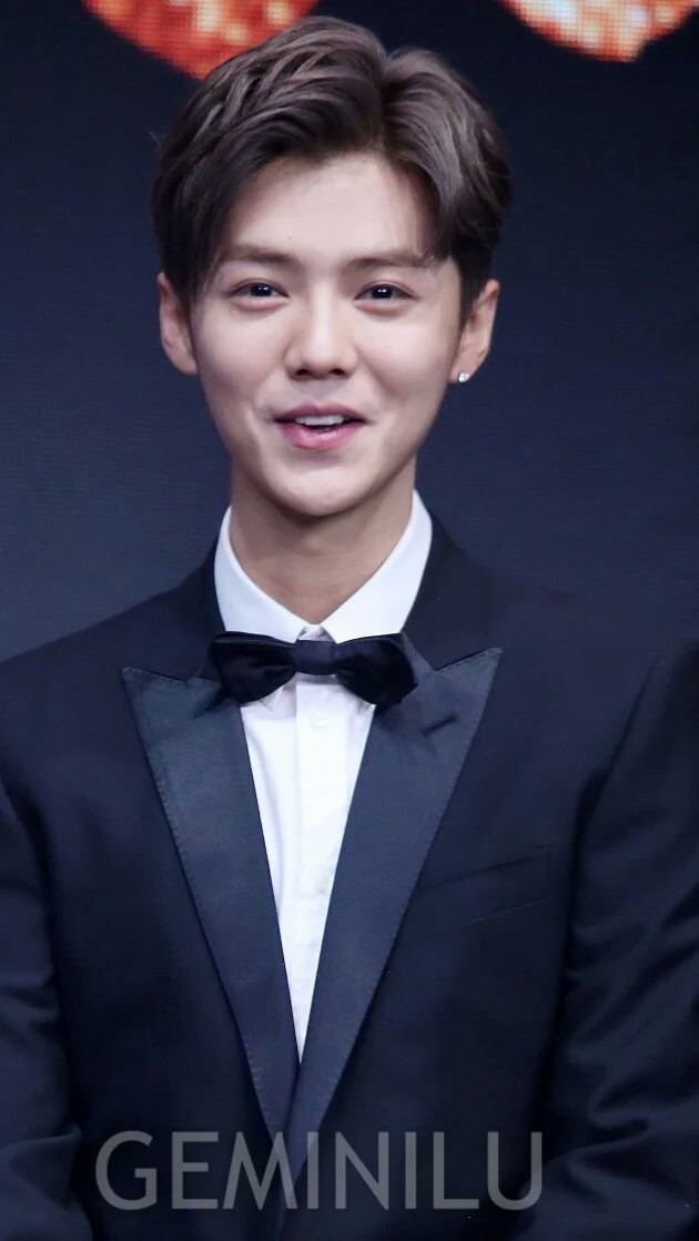 :凉风有信,秋月无边,