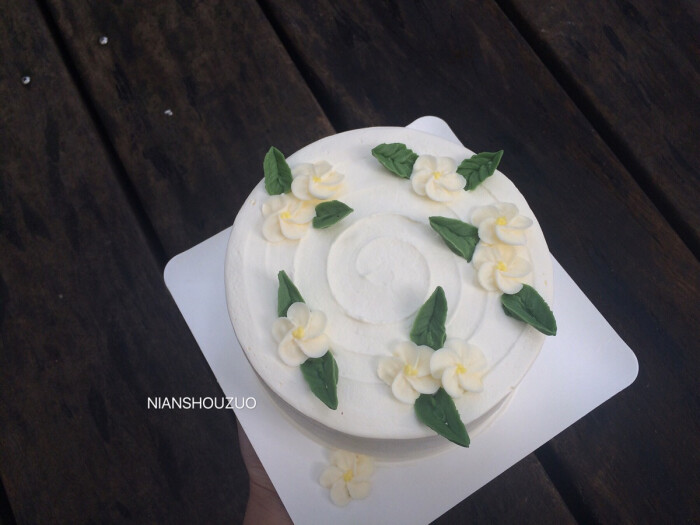 简单的裱花蛋糕~ --廿手作