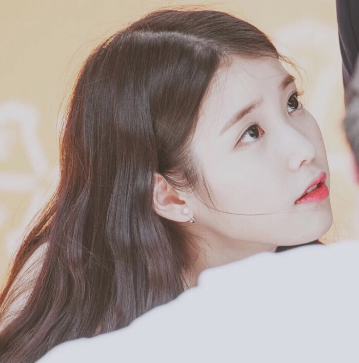 iu 李知恩 李智恩 头像 壁纸 by浅唱低吟