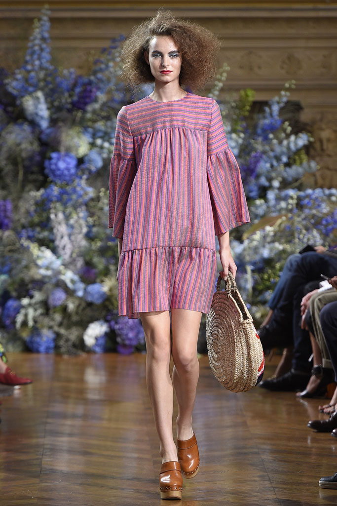 法国设计师品牌 vanessa seward于巴黎时装周发布2017春夏系列时装秀