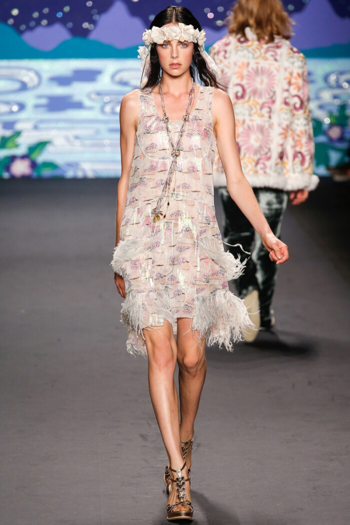 anna sui 2014春夏成衣系列 本季时装洋溢着浓浓的复古气息和绚丽奢华