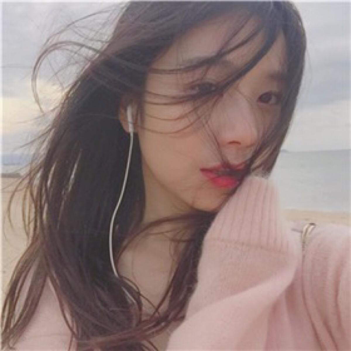 「好吃」女生头像