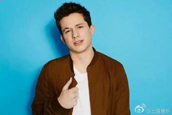 查理·普斯(charlie puth),1991年12月2日出生于美国新泽西州,美国男