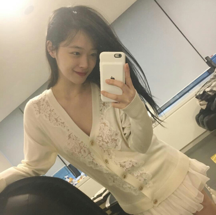 韩国女爱豆头像 崔雪莉sulli