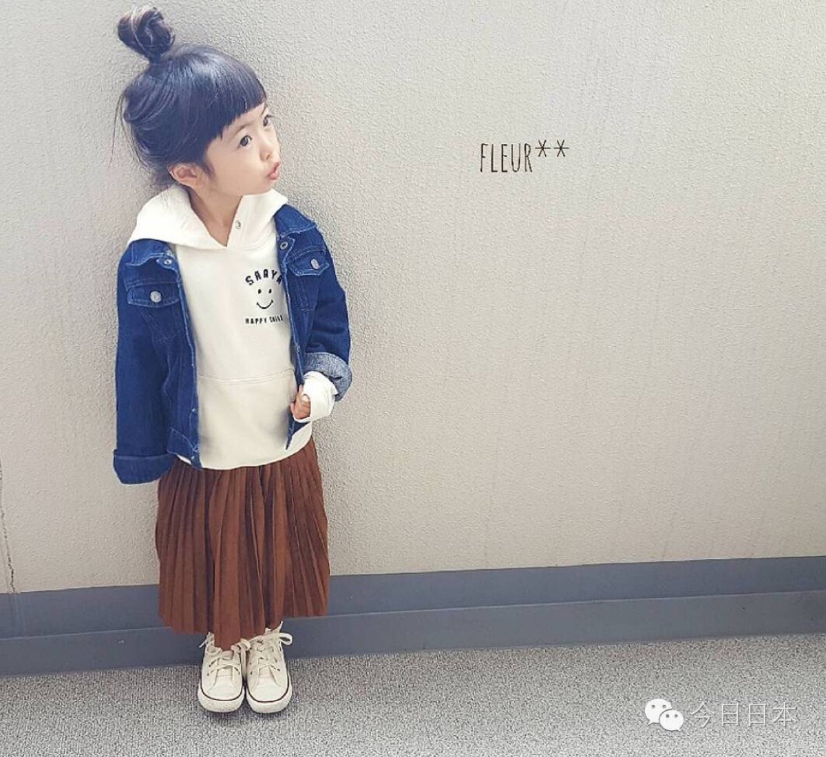 来自日本的萌萌小姑娘ayaka,因为她的搭配日记火了~每一身都好!可!爱!