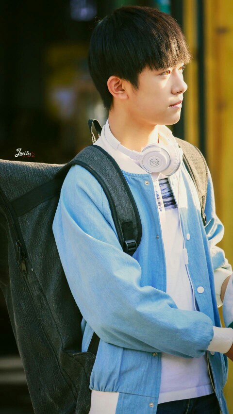 易烊千玺 #tfboys 电视剧我们的少年时代拍摄花絮 高清 帅气