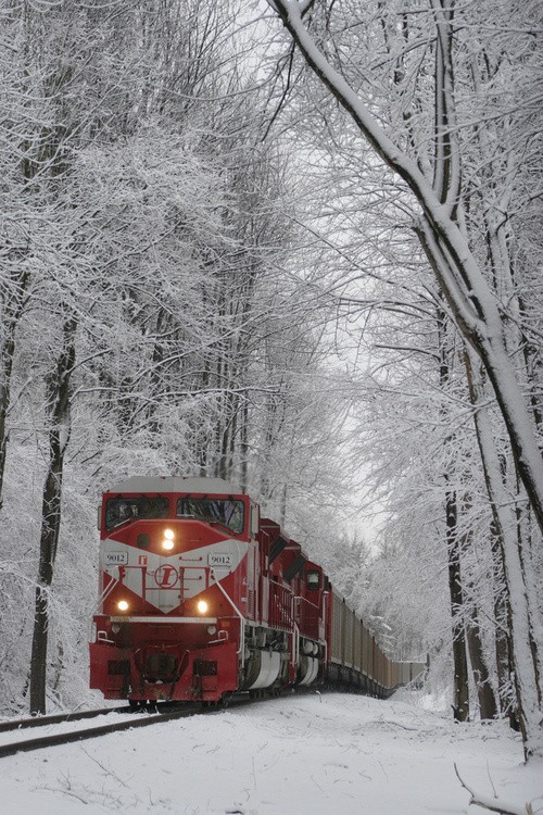 雪景 火车 唯美 壁纸