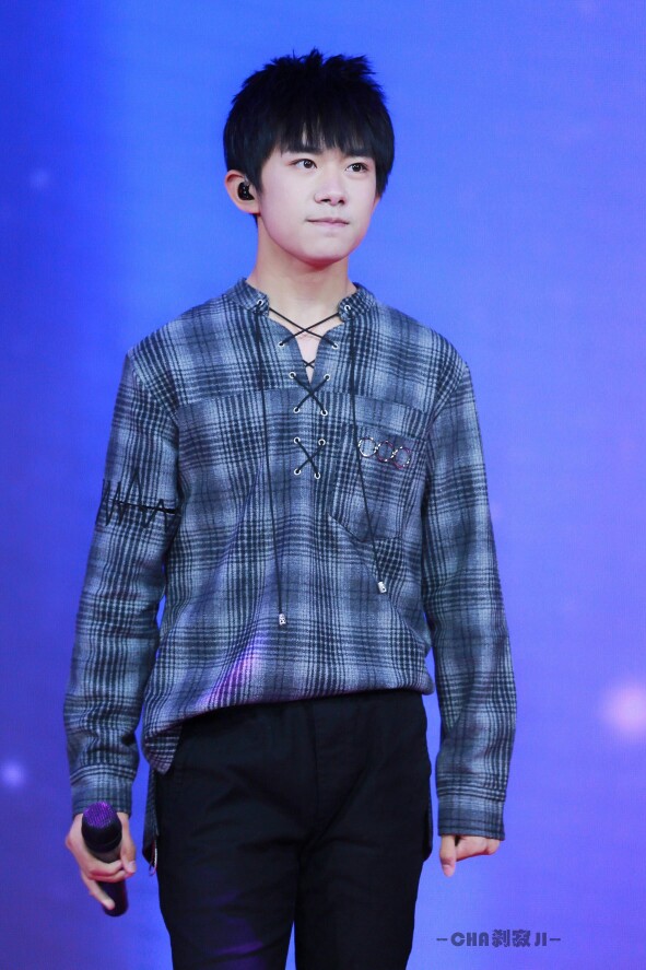 易烊千玺#tfboys 湖南师大附中艺术节 高清 帅