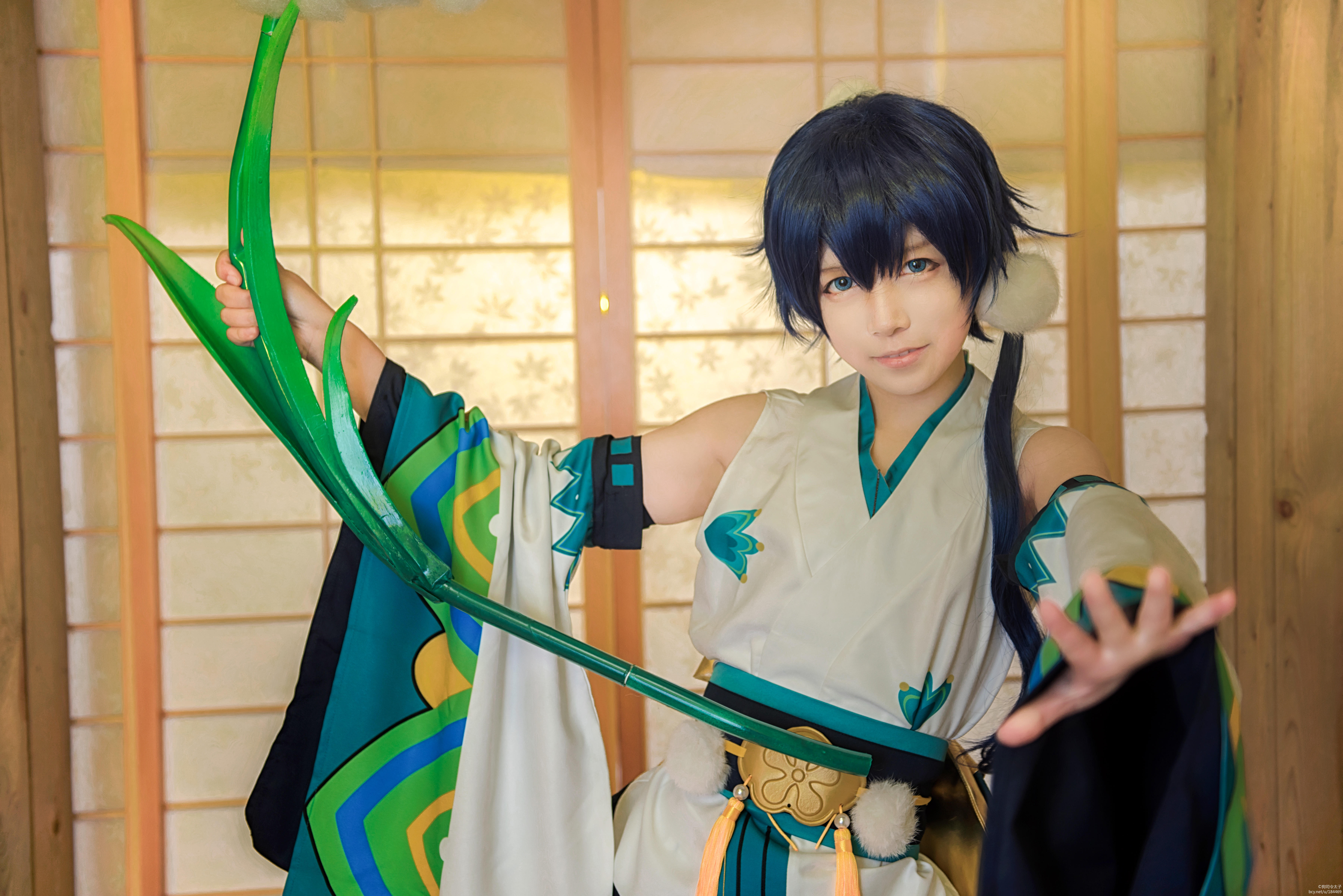 【cos】草弟弟也要奶你一口莹草cn:狗司令太子摄影:小猫 化妆:狗司令