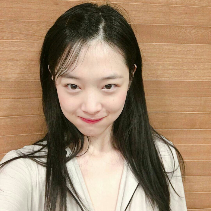 韩国女爱豆头像 崔雪莉sulli