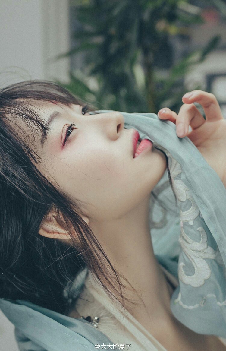 摄影/后期/妆/发@大大脸夏子文案