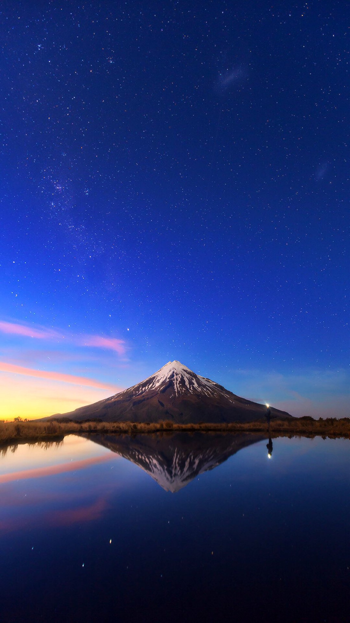 星空下的雪山