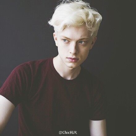 full name:paul craddock hair:blonde eyes:blue height:186 cm / 6"