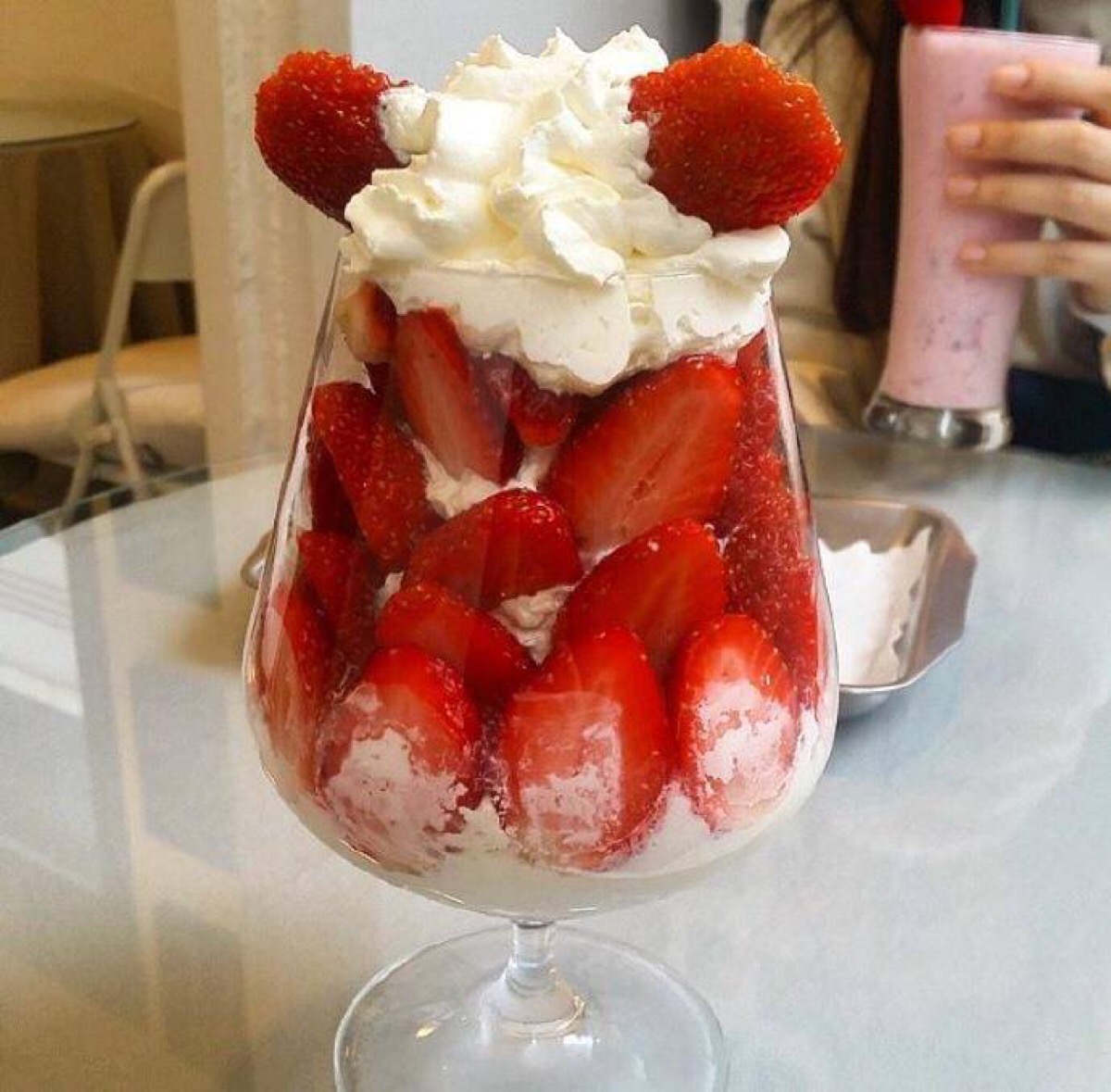 草莓奶油杯