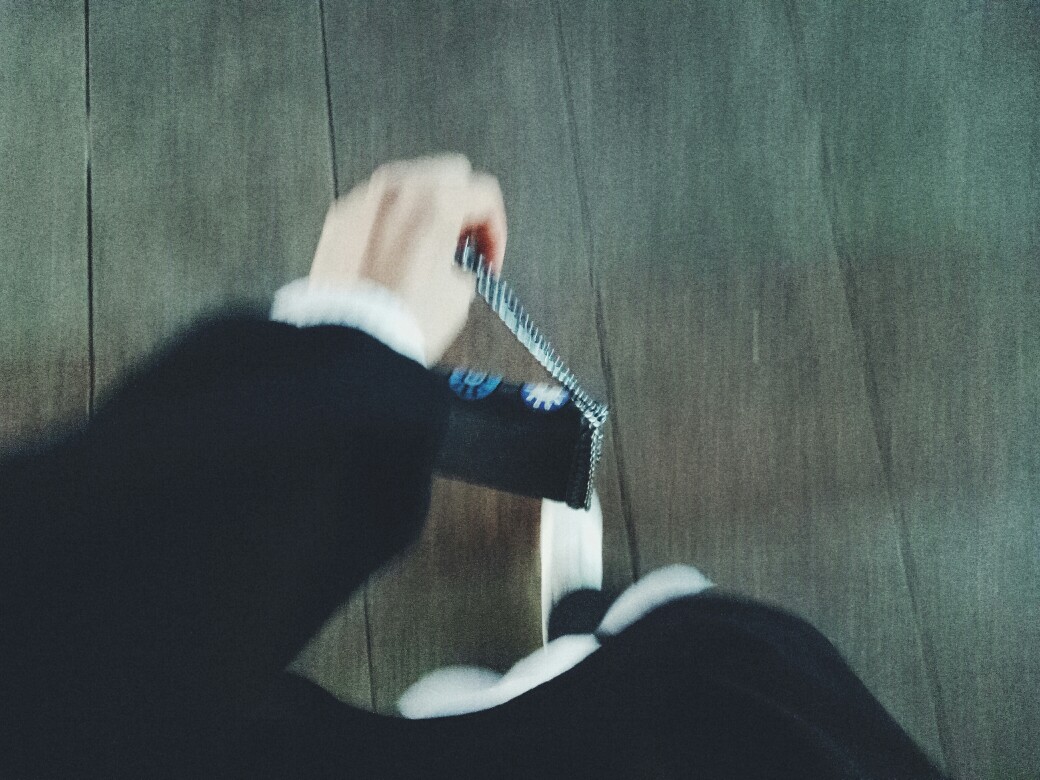 一个人,一只手