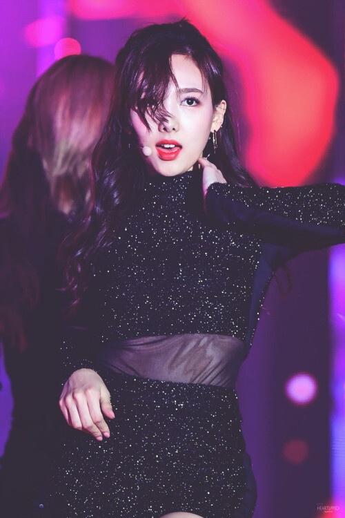 TWICE是JYP Entertainment于2015年10月20日