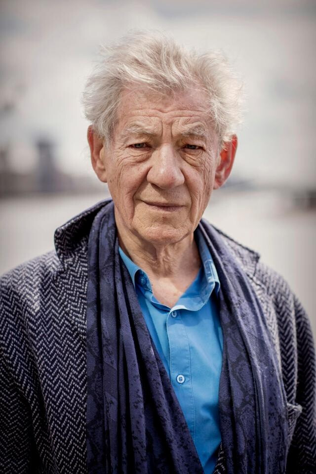 ian mckellen#bbc访问中几张伊恩的照片,跟爸爸,爷爷长的好像.