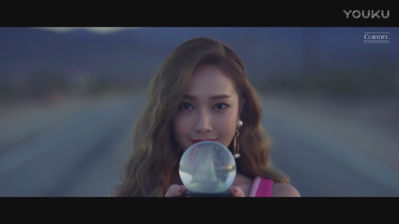 jessica 郑秀妍 mv《 fly 》静态【@休夏阿姨 自截】