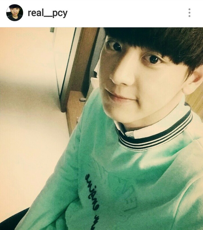 朴灿烈 ins 自拍
