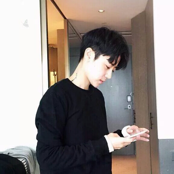 男生头像/欧美/帅气/背影/小可爱/黑白