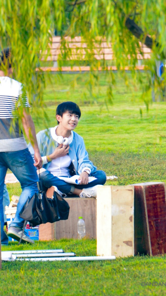 易烊千玺 #tfboys 电视剧我们的少年时代拍摄花絮 高清 帅气