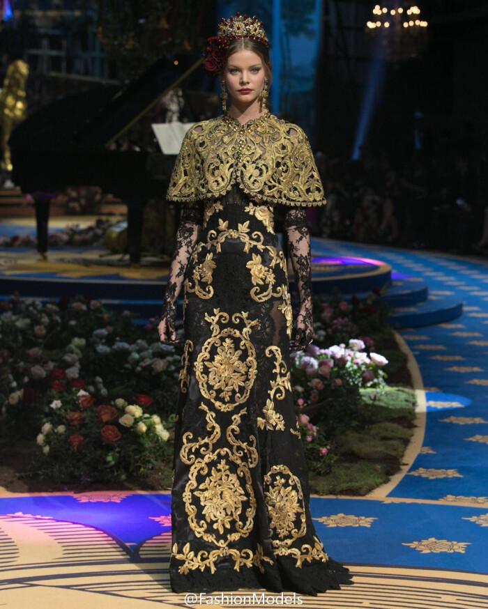 gabbana alta moda s/s 2017:华丽宫廷风与宗教元素,金灿灿的杜嘉班纳