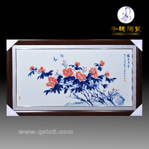 按照画面色彩来分类,包括青花瓷板画,粉彩瓷板画,新彩瓷板画等;以制作