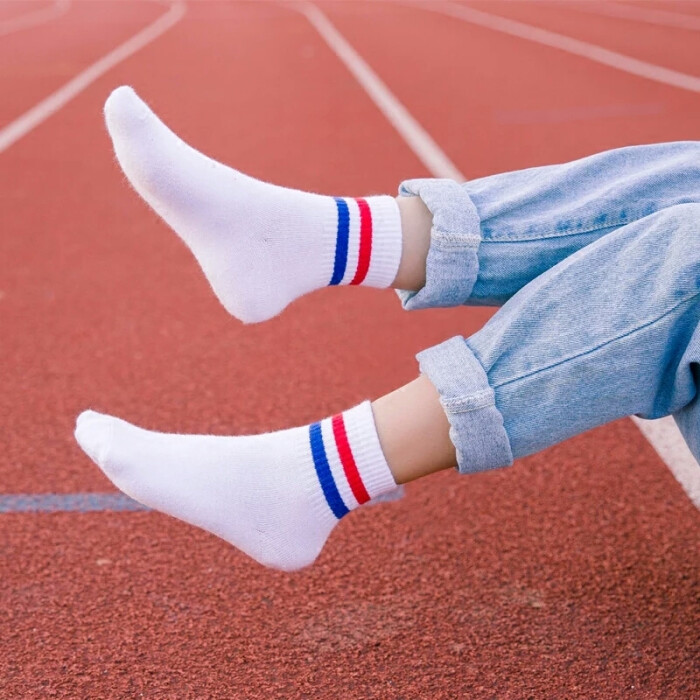 韩版女士条纹中筒袜子学院风运动棉袜日系两条