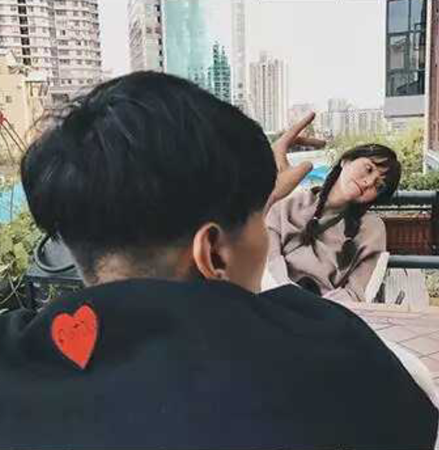 顾义伟和小白 (女生会有变动)情侣装 情侣图 美照 情侣照就该这么拍嘛