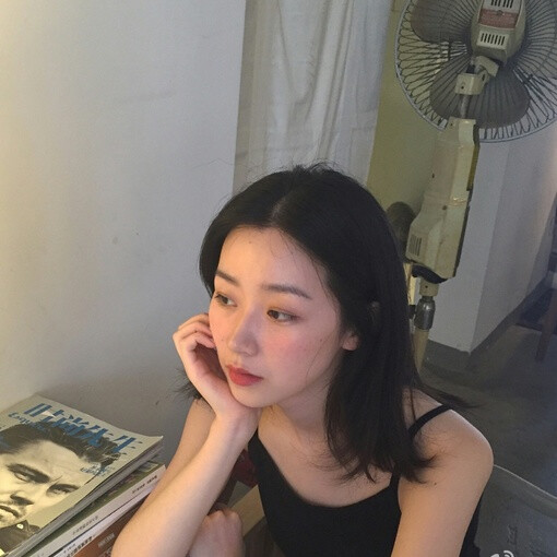 头像 简约 干净 女生
