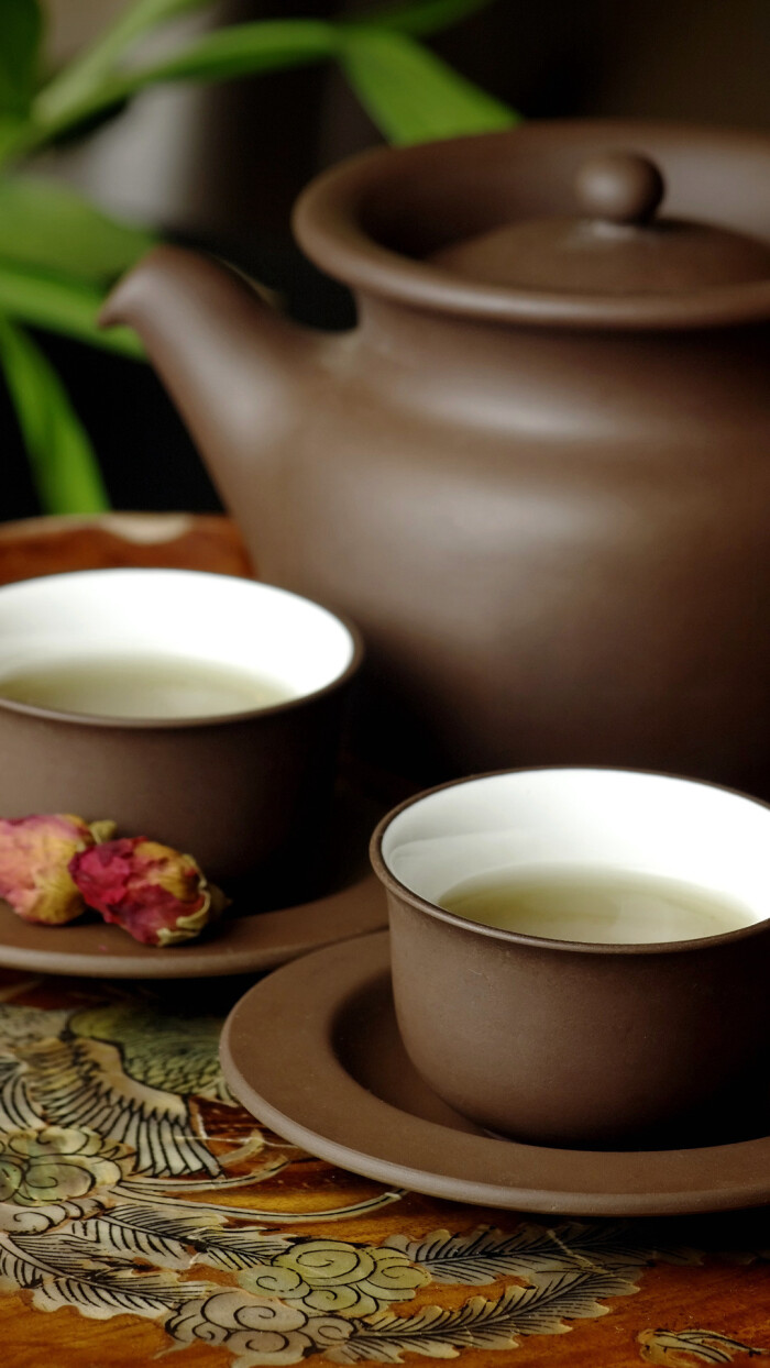 喝茶能静心,静神,有助于陶冶情操,去除杂念.