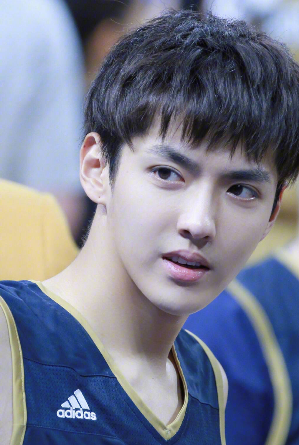 吴亦凡 kris exo 花美男 偶像 明星 帅哥 小鲜肉 锁屏 人物 杂志 屏保