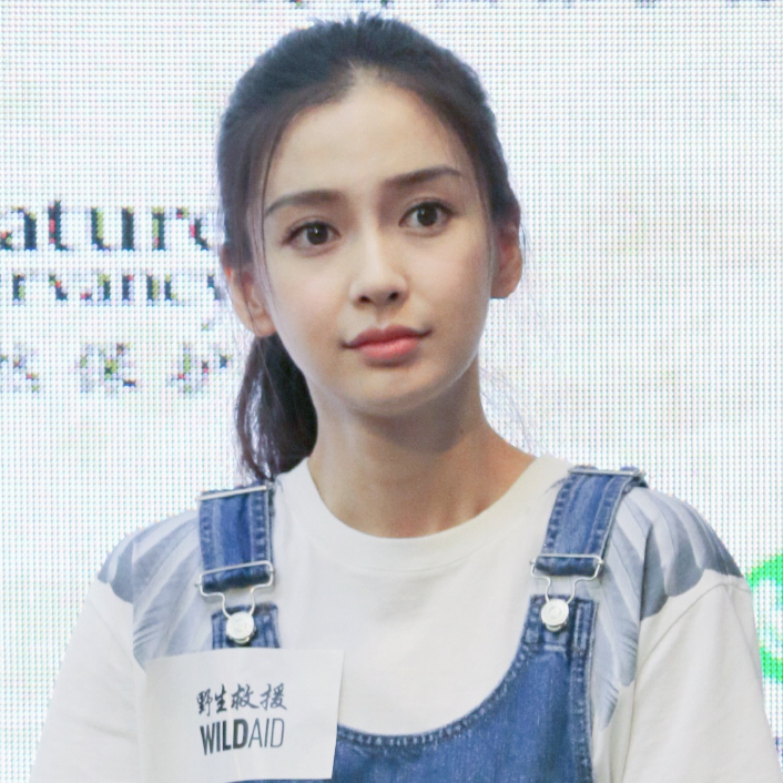 baby大出血,baby顺产哭肚子疼 杨颖#angelababy#baby#颖妈妈#头像