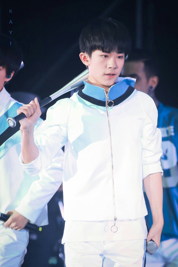 易烊千玺 #tfboys 三周年粉丝见面会 高清 帅气