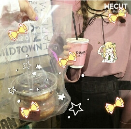 粉嫩的t恤+少女心的杯子 韩系 半身照-堆糖,美好