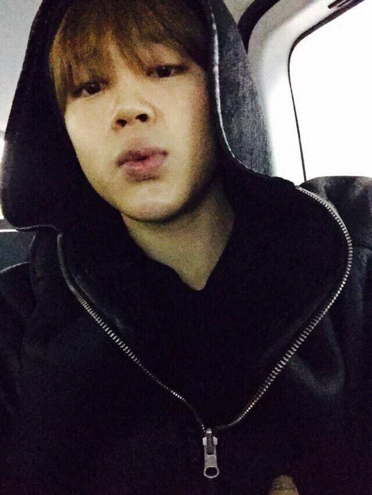 防弹少年团#朴智旻#jimin 150126【车里】(这位是自拍狂魔= =)