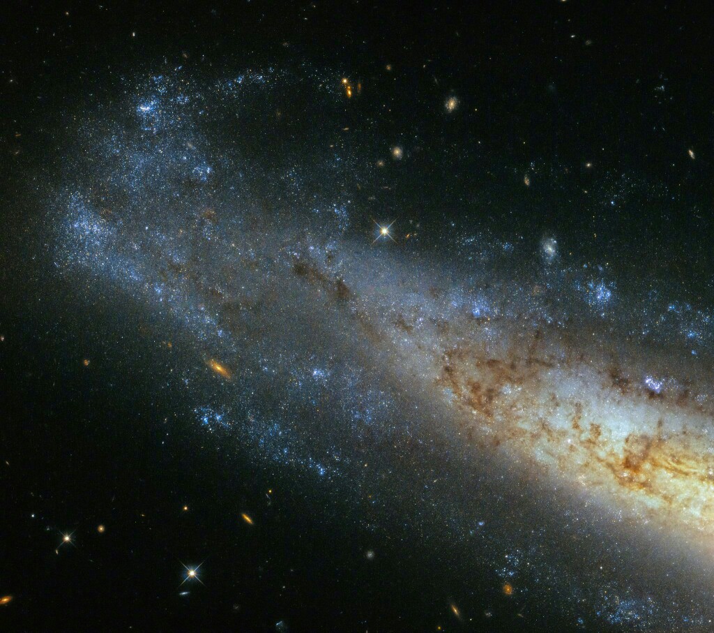 旋涡星系ngc 1448的一部分,位于鲜为人知的时钟座,距离我们约5000万