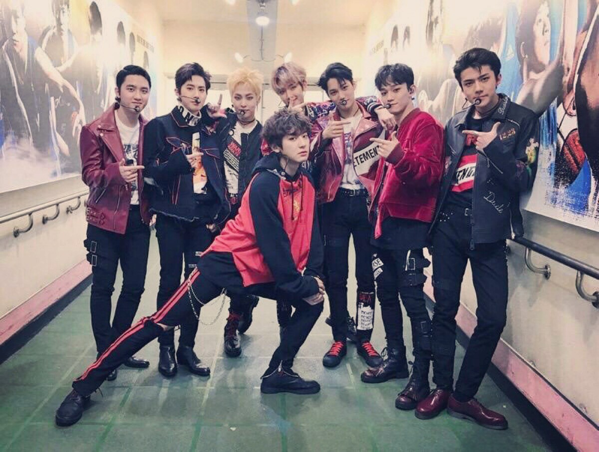 exo 集体照