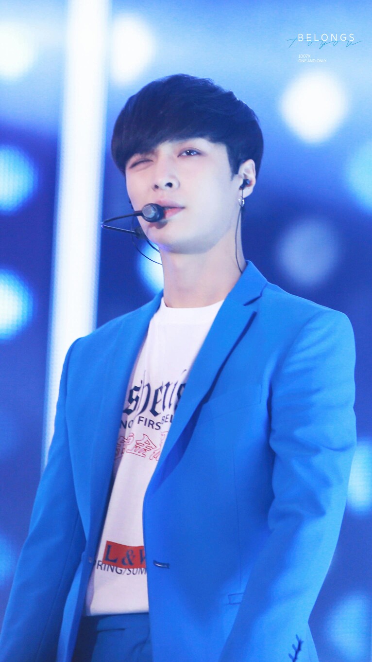张艺兴 exo lay