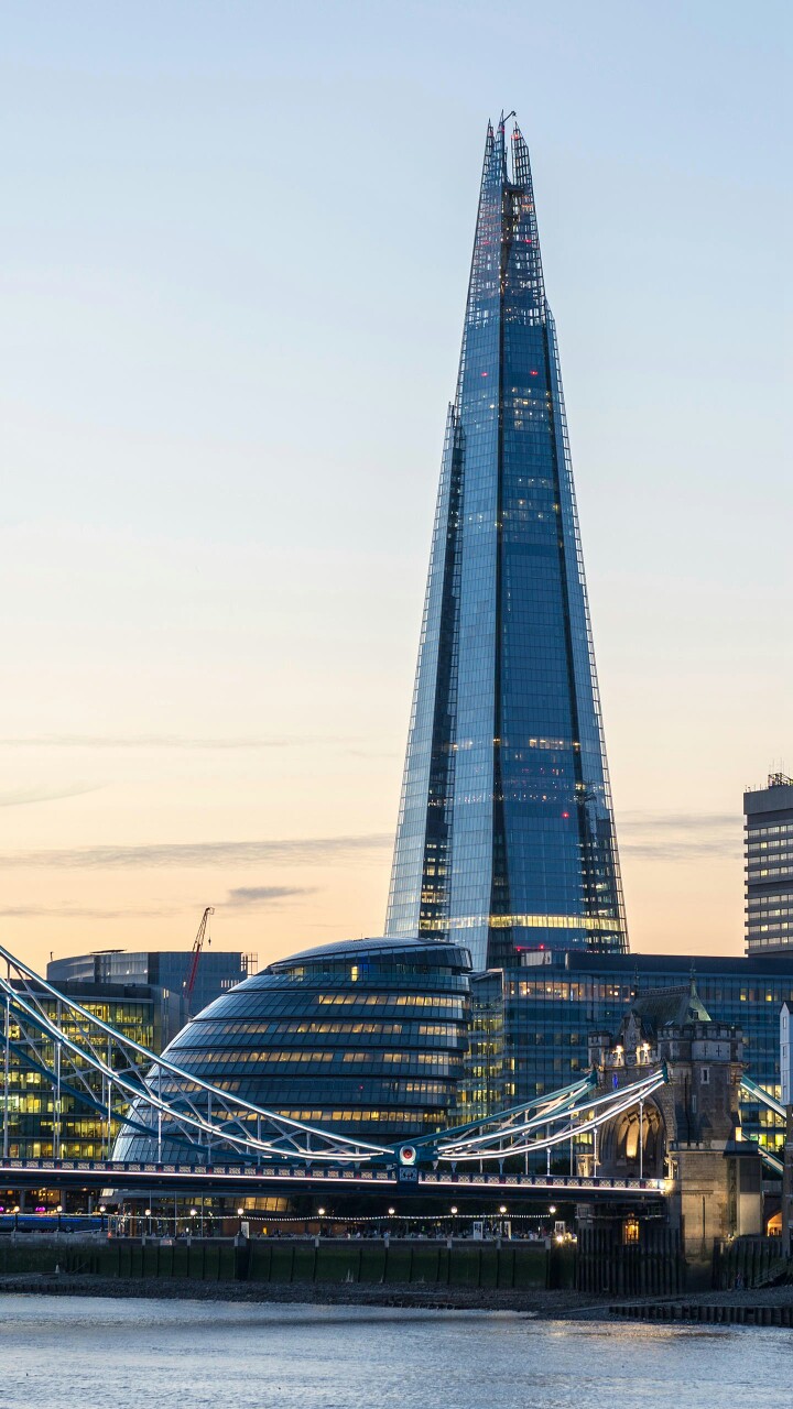 碎片大厦,伦敦新地标,建筑的形式以伦敦具有历史性的尖顶和桅杆为基础