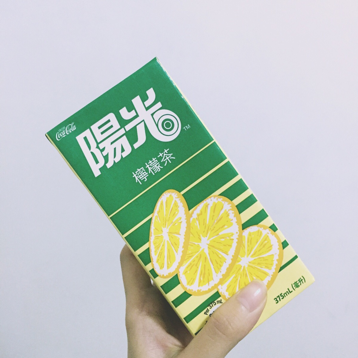阳光柠檬茶 我认为比维他柠檬茶要好喝 没有很涩的味道