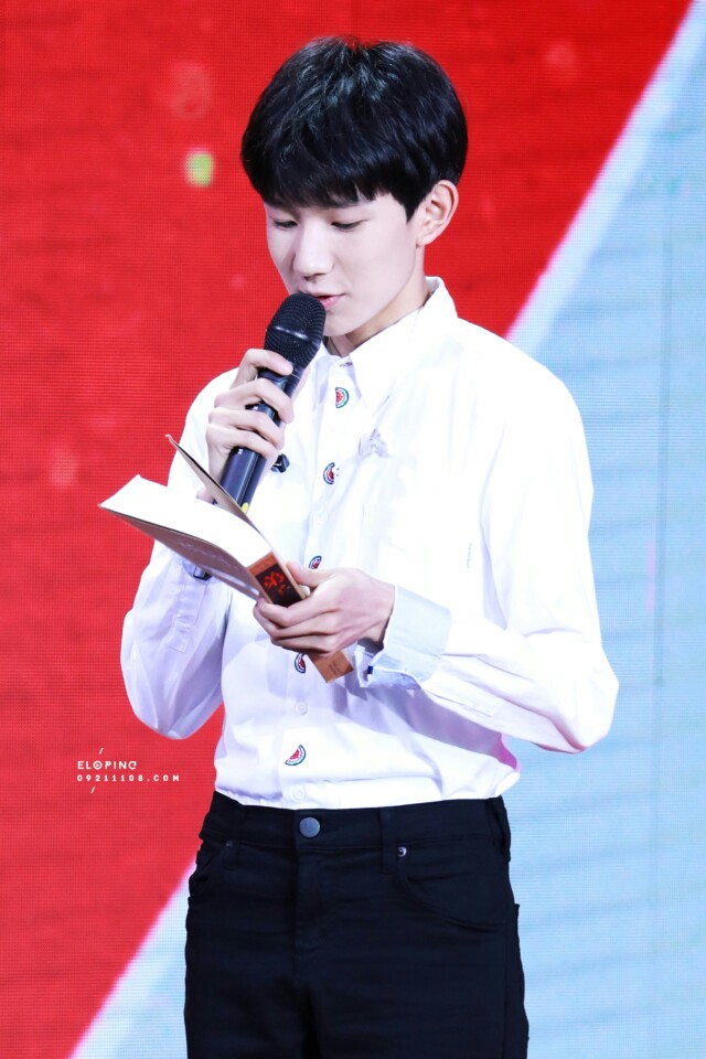 王源 #tfboys 央视五四青年晚会 高清 帅气