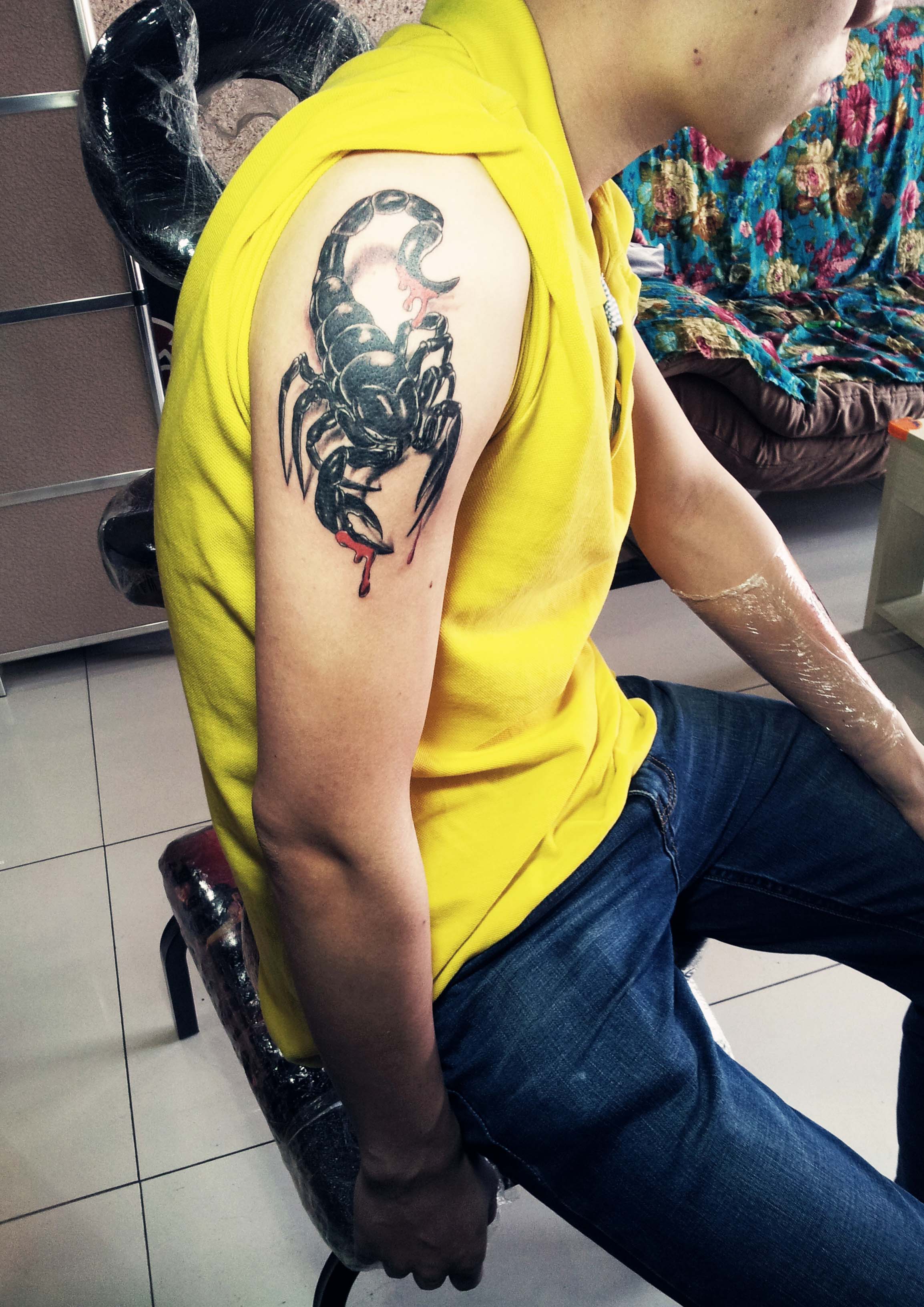 蝎子纹身图